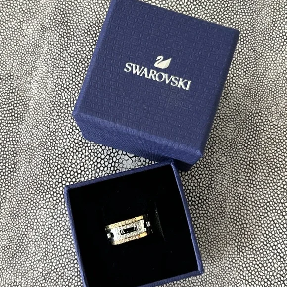 Modern Swarovski Stackable Geometric Ring - Picture 3 of 4